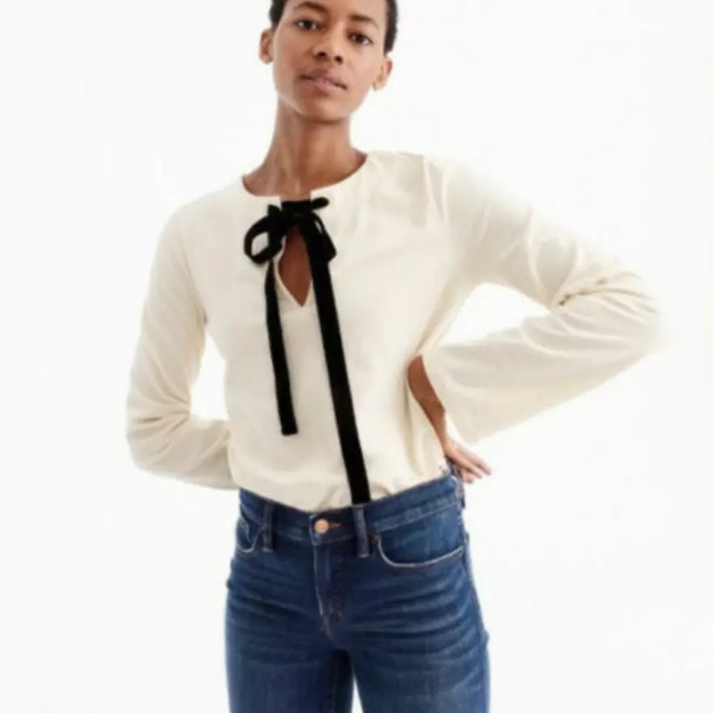 NEW ✨ J.Crew Grey Velvet Bow Keyhole Top XXS